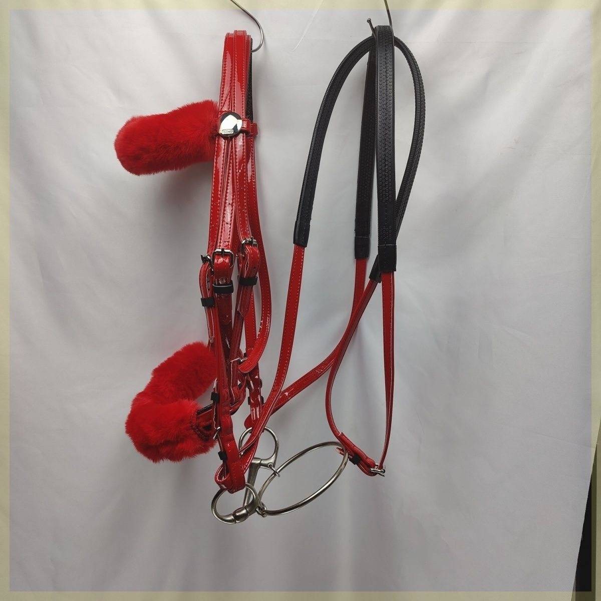 The new patent leather horse forks Shuile horse chewing is thick and good quality professional equestrian horses products patent leather horse chewing