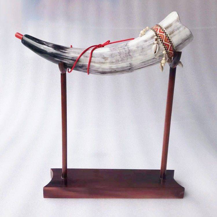 Factory price Direct sales of natural handmade large cow horn number performance cheering props decorative instruments