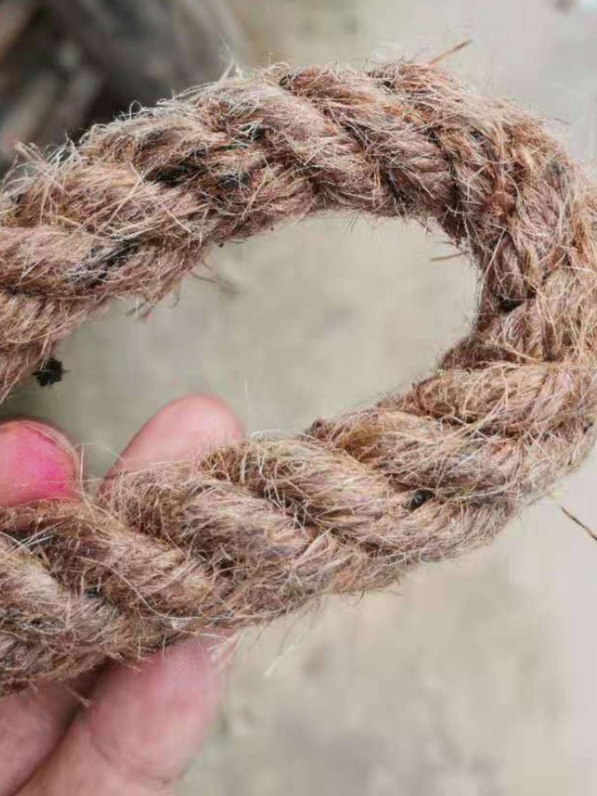 Oil thick hemp rope oily hemp rope anti -corruption, bed oil rope three -strand oil rope spot ship with coke oil rope for rope ship