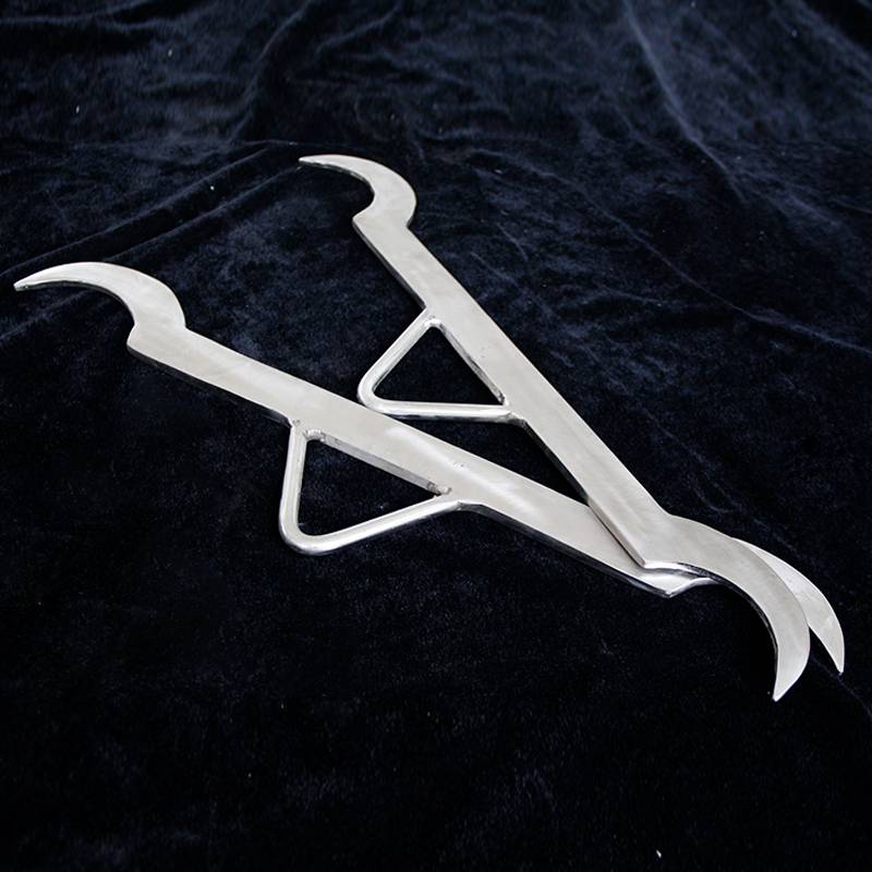 Plane-plated forklock
