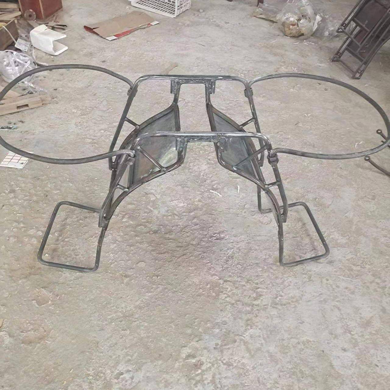 The saddle's full of saddles