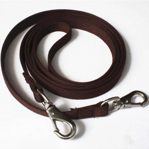 The whole panel of the horse's horse's horse's gear is tied to the horse's rope and the horse's water-squeeze