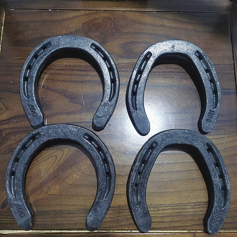 Warm -blooded horse palm disorder, horse racing forging steel hoof iron thickened and wide horses horses horses horses horsesy