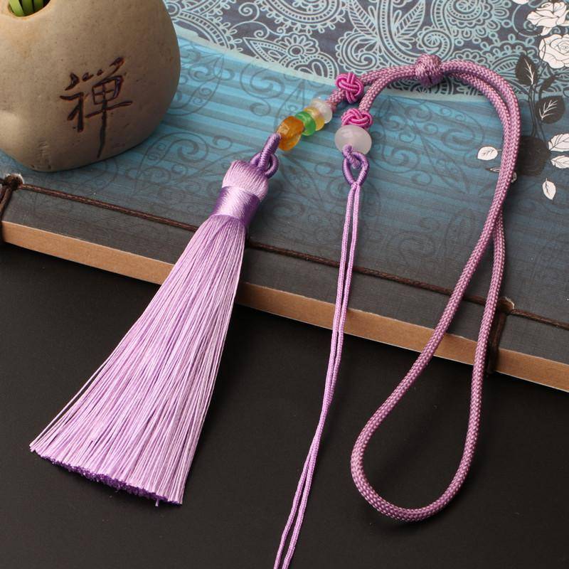 Light purple, hand-held struts