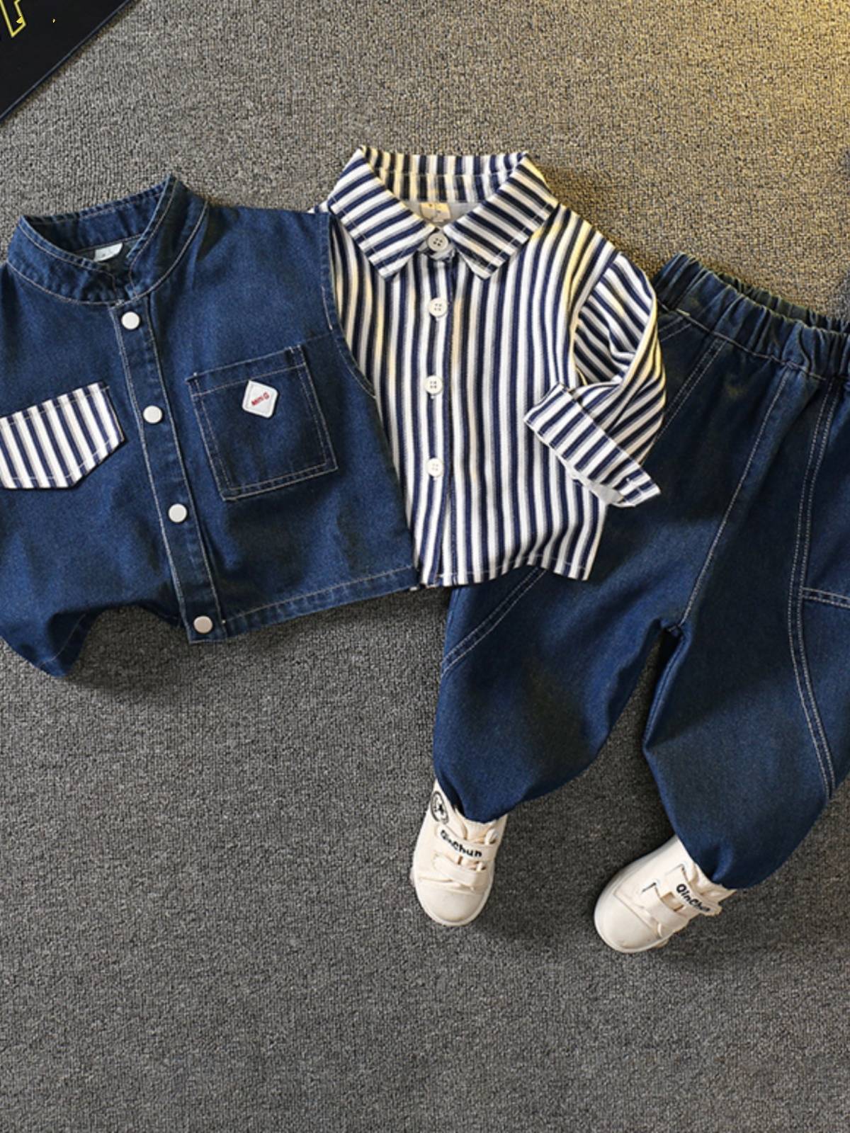 Children's clothing boys autumn clothing fashionable denim vest pants striped shirt three -piece male baby handsome frying street tide