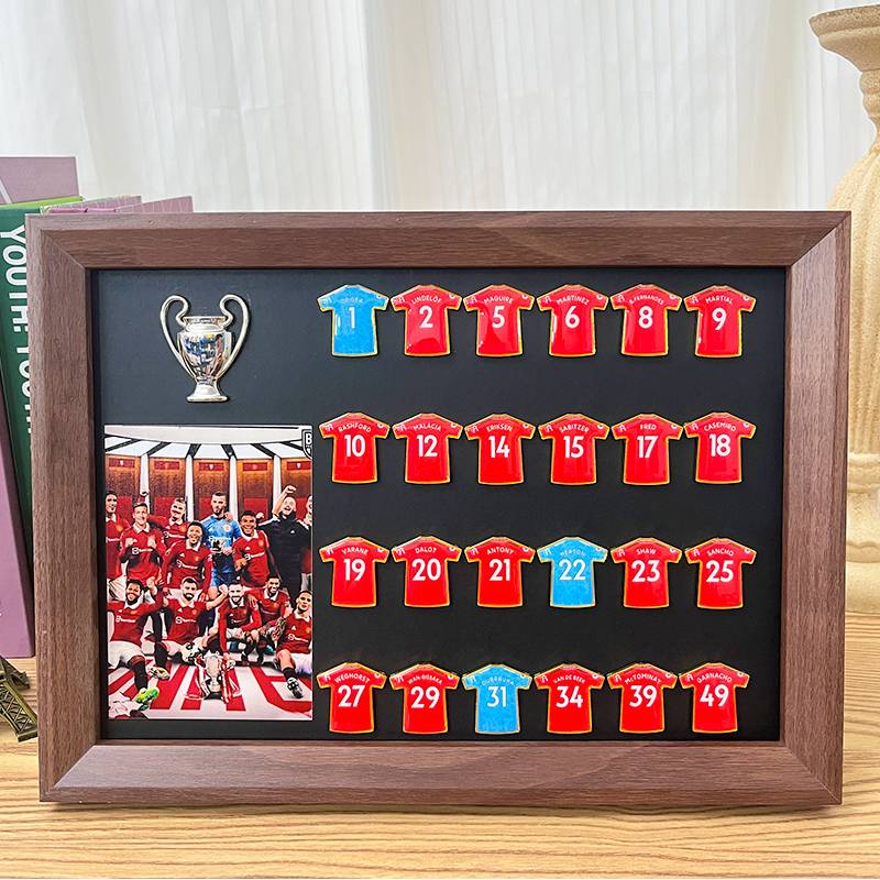 Real Madrid Chelsea Liverpool Manchester City Dress Badge Birthday Birthday 520 Tanabata Valentine's Day Gifts to Boyfriend