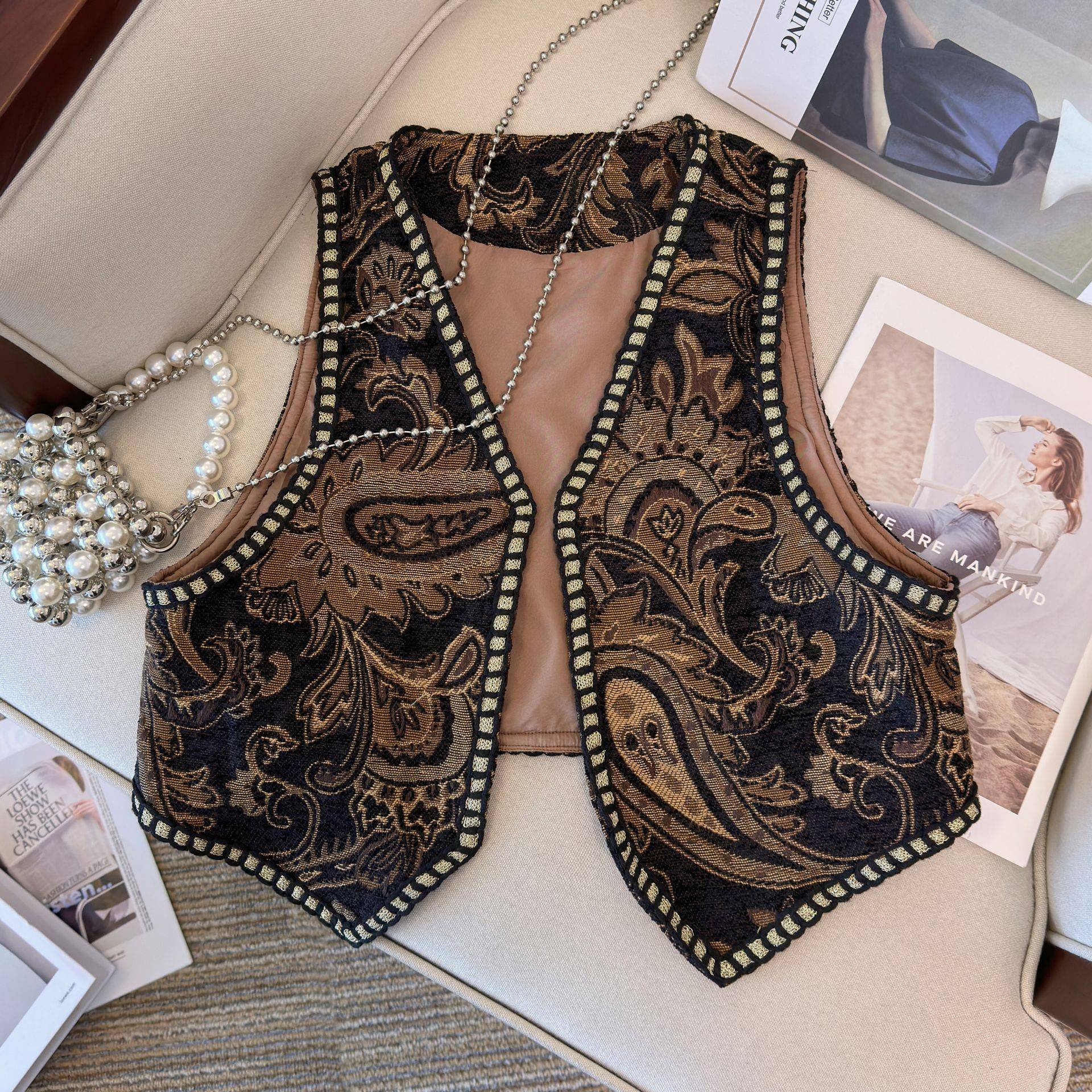 Xinjiang Big Northwest Travel Piece of Victor Two -color National Flower Little Vests Vetener Female Women's Various Short Female Female Women
