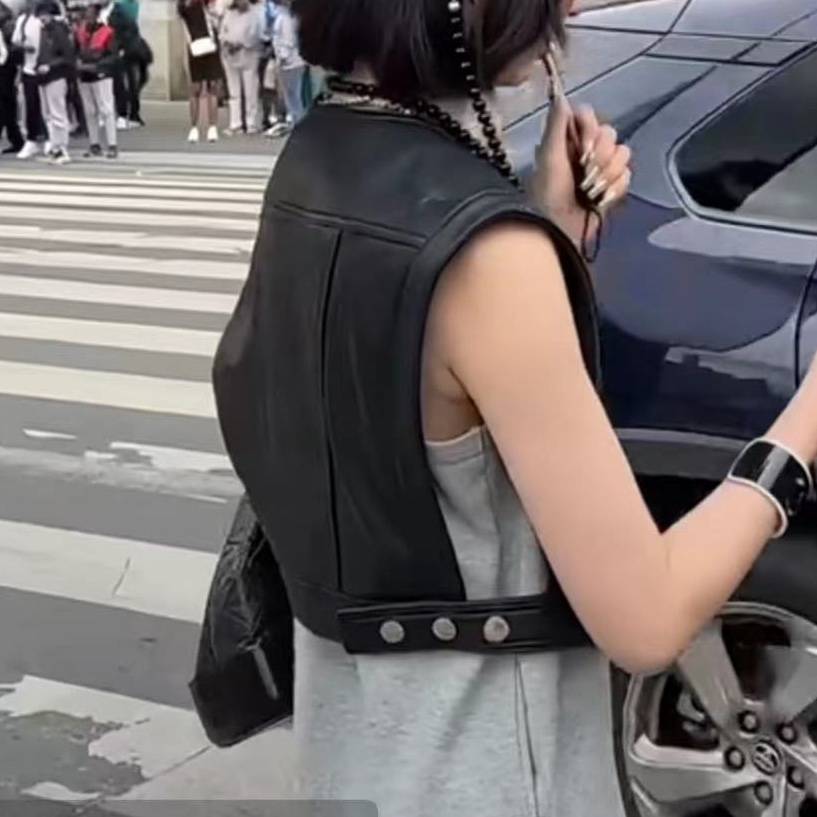 Mrs. Chan's same leathery-skin-skin-skin-skin-skin-skin-skin-skin-tip-syllable