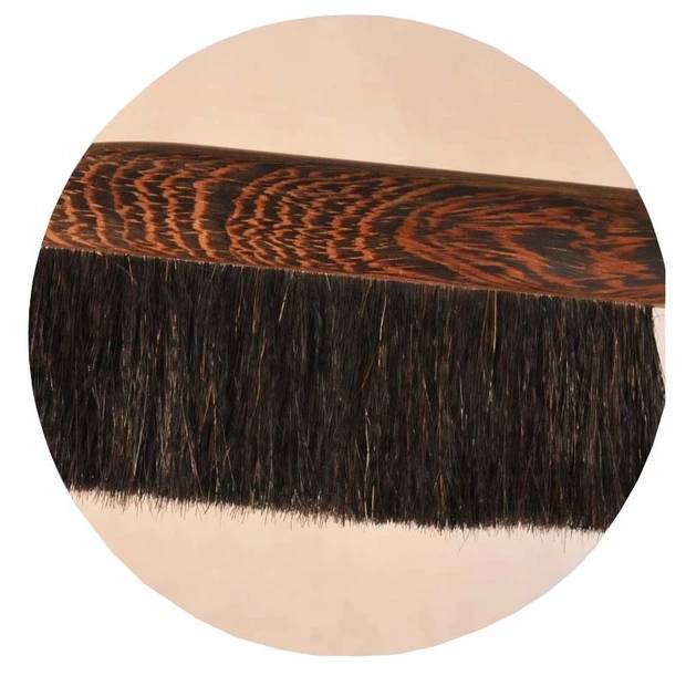 Large chicken wings Trojan bristles brush mane bed brush brush brush brush sofa dust brush brush home brush horsetail hair