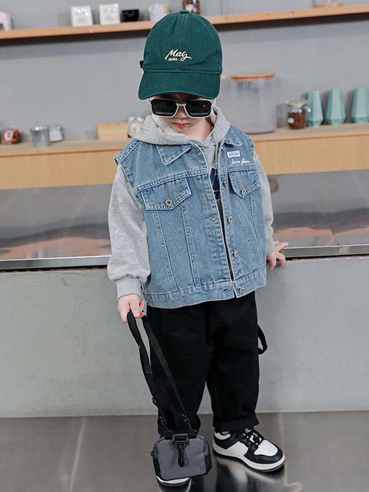 Boy denim vest spring and autumn children's sleeveless wearing foreign jacket boys, bombing street men's treasure autumn clothing cool