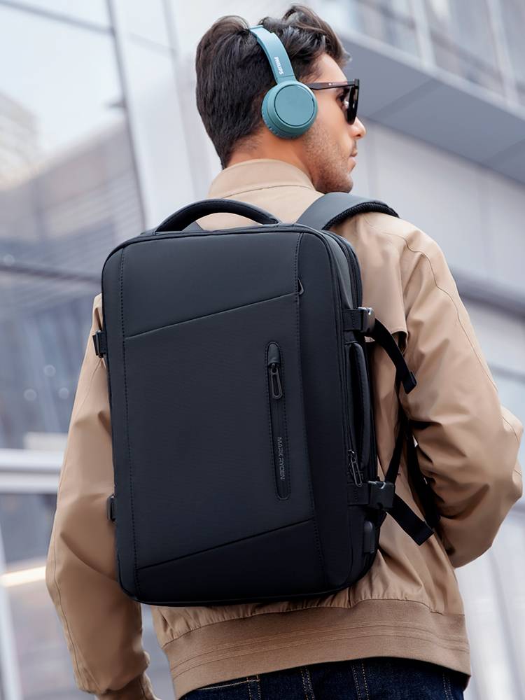 Marco Leyden's computer double-shoulder to expand the man's business travel backpack to a large capacity to commute