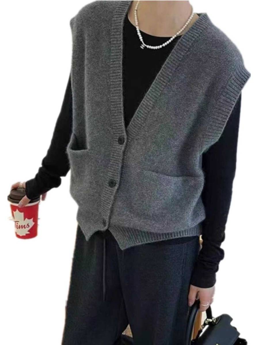 Pure wool needle knit vest sweater female 2024 autumn and winter new V -neck pure color stack we penetrate without sleeve sweater cashmere shoulder shoulder
