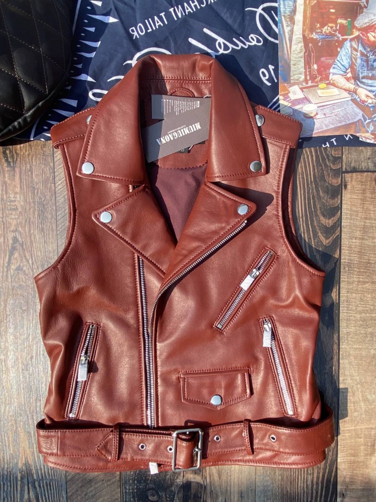 Clearance special offer picking leak leather leather leather female vest lapel locomotive slim vest sleeveless sleeve non -fashionable shoulders