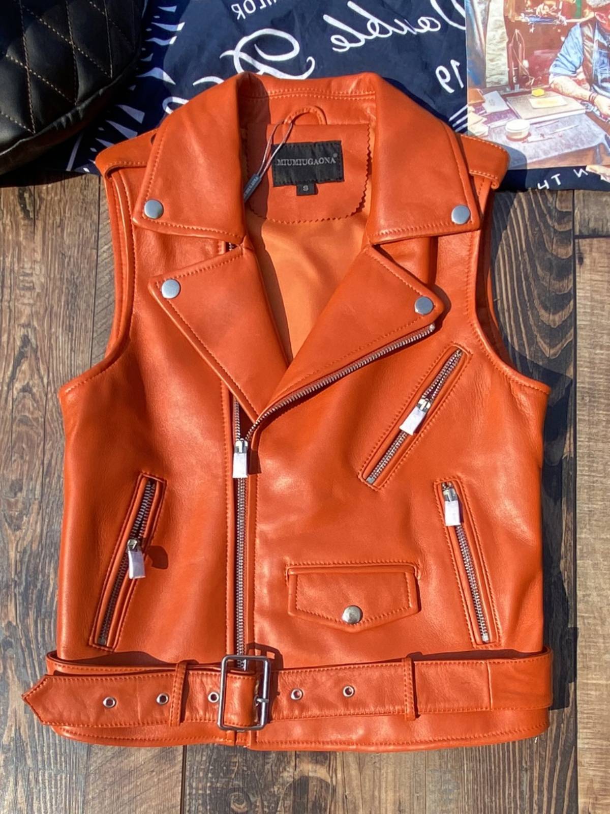 Clearance special offer picking leak leather leather leather female vest lapel locomotive slim vest sleeveless sleeve non -fashionable shoulders