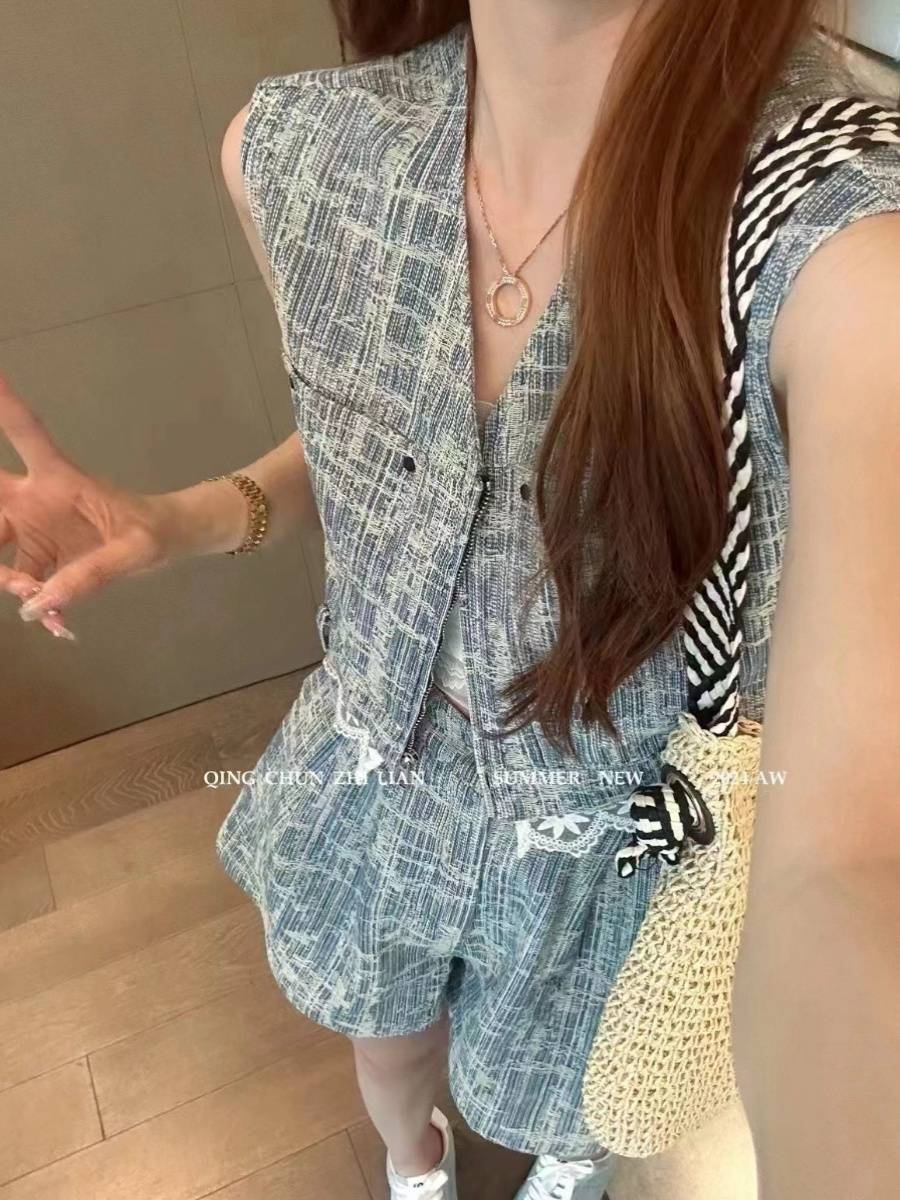 Summer new Korean version of fashion small incense breeze V -neck vest top+loose tight waist shorts two -piece suit