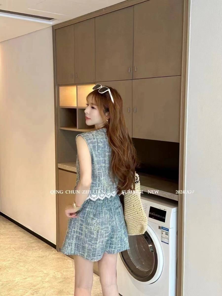 Summer new Korean version of fashion small incense breeze V -neck vest top+loose tight waist shorts two -piece suit