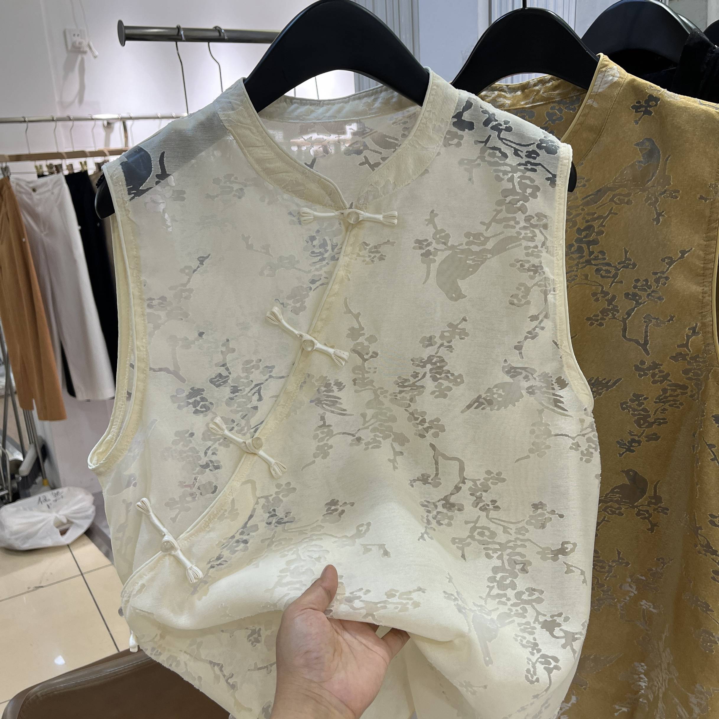 Establishing collar sleeveless thin medium -length horse clip female 2024 summer new Chinese national style retro vest buckle vest jacket