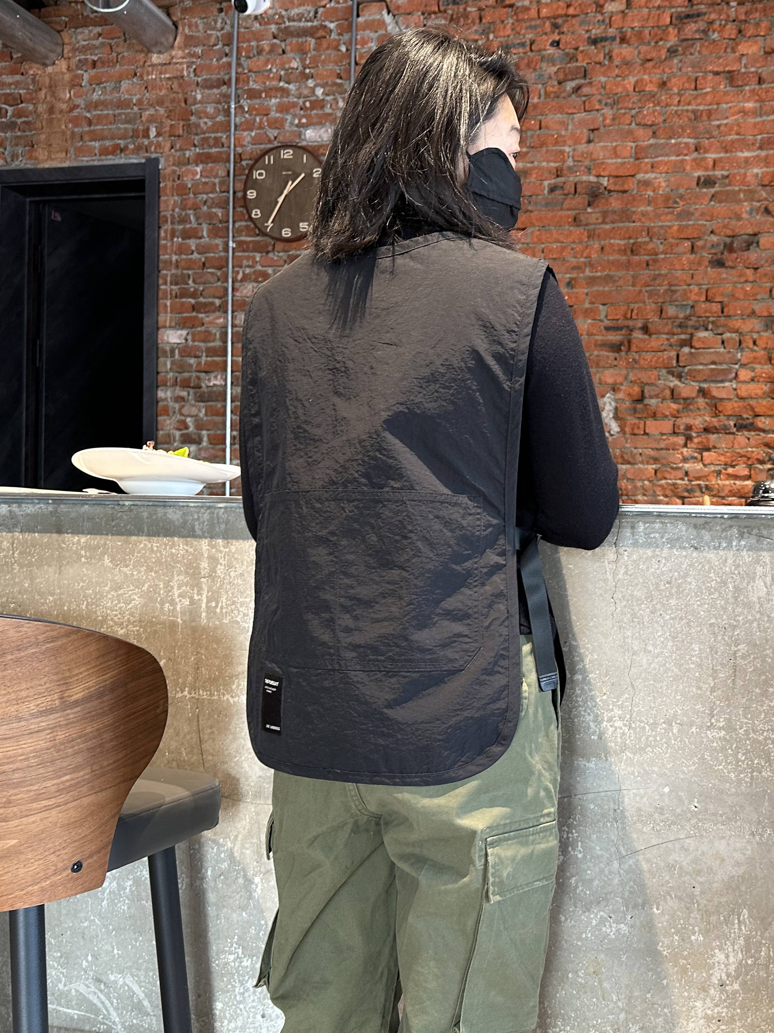 a margarine apron, a hairdresser's hairdresser's hairdresser