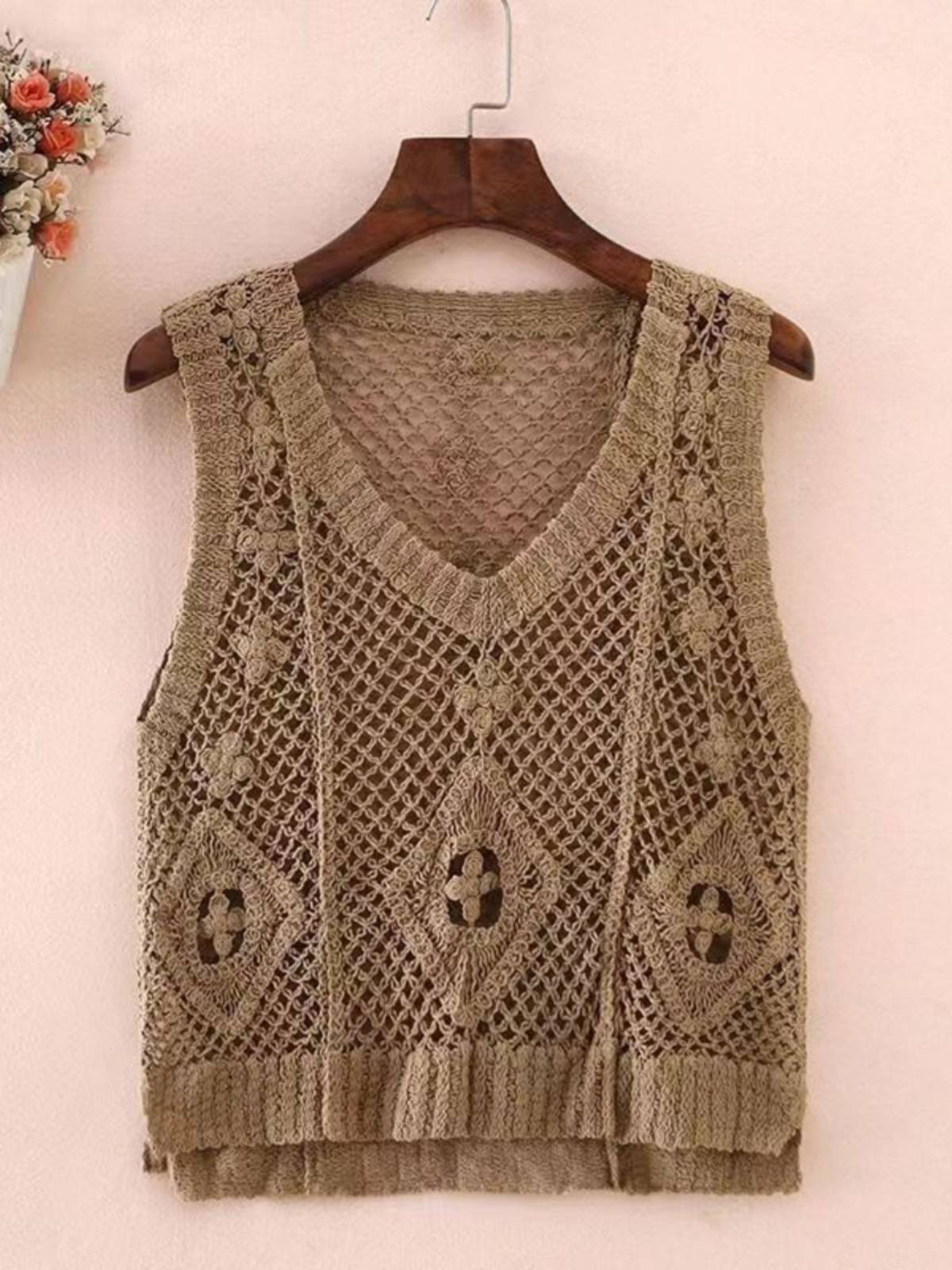 Sling Top Girl in Summer Wear short sleeveless vest Loose Summer Knit woven hollowed out and placed small vests shoulders