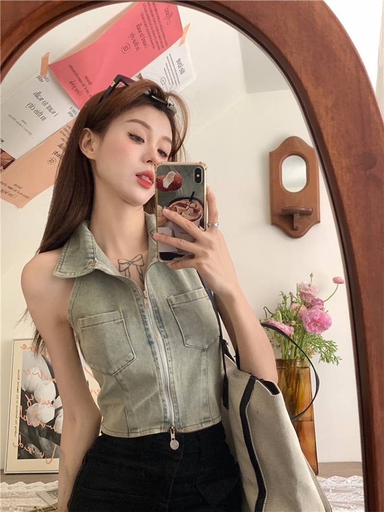 Hanging neck denim suspender vest Female summer sleeveless zipper short design sense niche large size wearing vest