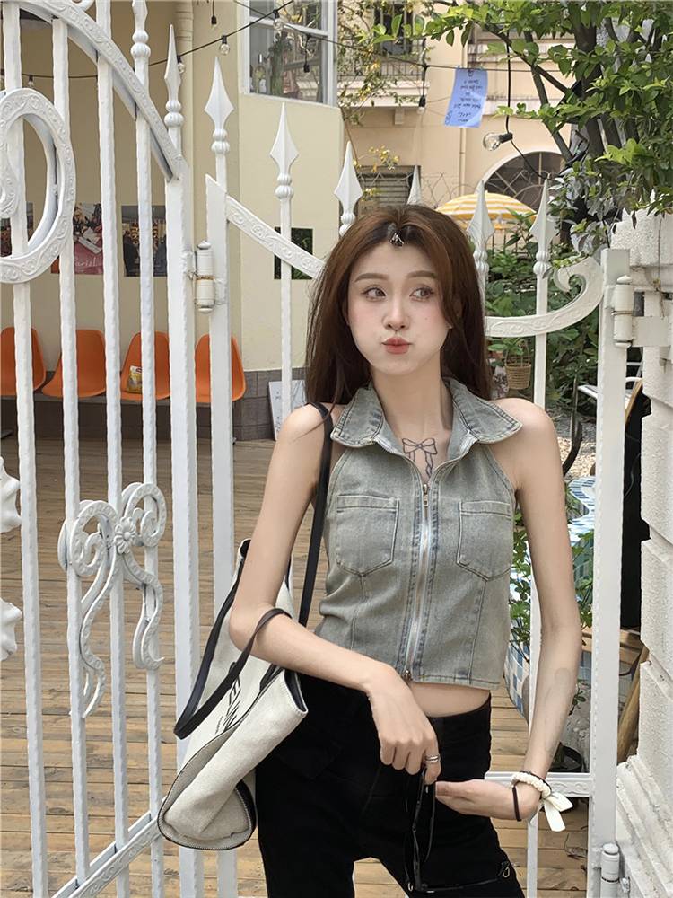 Hanging neck denim suspender vest Female summer sleeveless zipper short design sense niche large size wearing vest