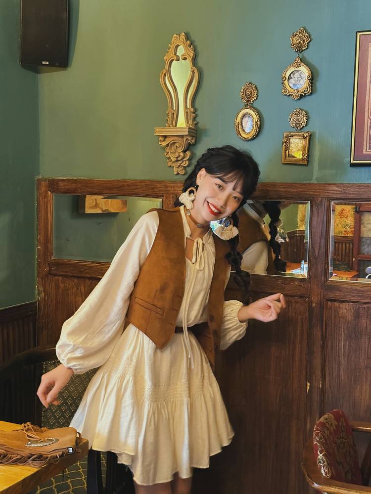 Spring and summer suede heavy workers vest Posmian stacking through wild retro shoulder vest doll skirt three -piece