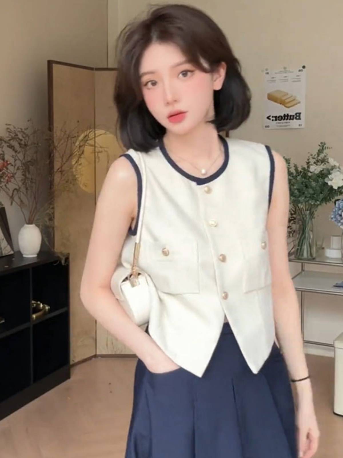 Summer -cutable suits, outer sets of female small incense, round neck short horse clip, non -sleeve stacking wear shoulder top