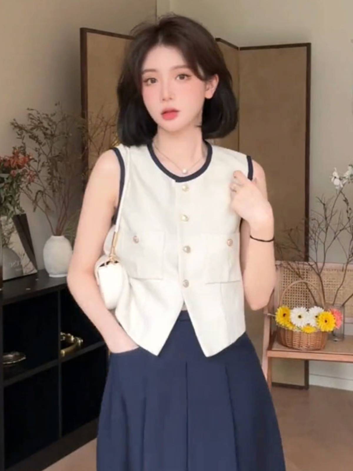 Summer -cutable suits, outer sets of female small incense, round neck short horse clip, non -sleeve stacking wear shoulder top