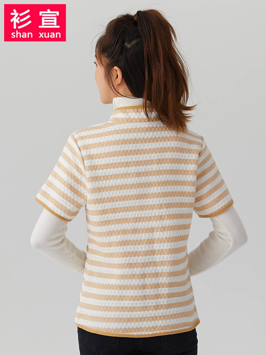 Spring and autumn, middle -aged and elderly warm underwear women's sweater color cotton vest large size five -sleeved cardigan half -sleeved cotton cotton
