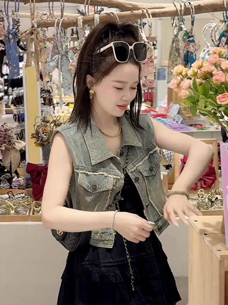 Hong Kong wind retro -of -shoulder denim jacket 2024 new women's summer foreign style fashion small short shirt vest