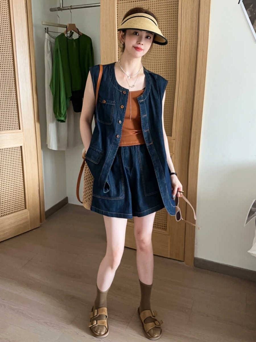 Small summer Japanese round neck sleeveless denim vest, three -piece female versatile 2024 new set