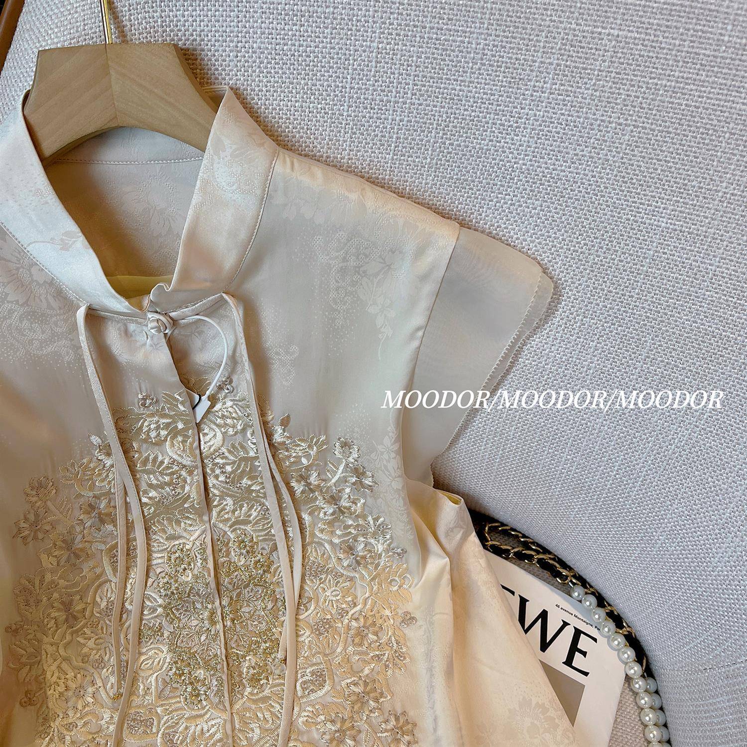 New Chinese national style jet flower acetic acid vest shirt women's summer temperament standing collar horseshable embroidery sleeveless top