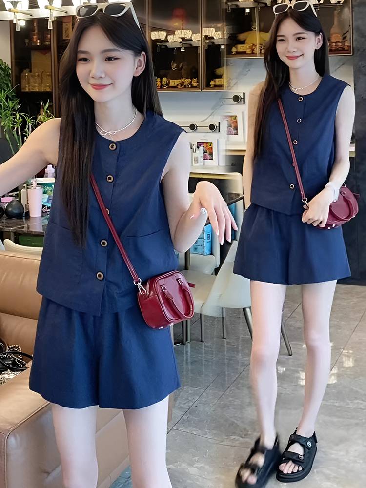 2024 summer new Korean fashion sleeve women's high -level sense temperament sleeveless vest top+wide -leg shorts tide
