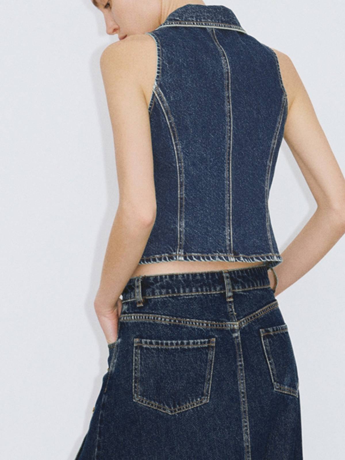 2024 Summer Short Fashionable Retro Hong Kong Wind Hot Girl Metal Fasteless Nipper Vest Vest Vest Vest Jet Female Slim