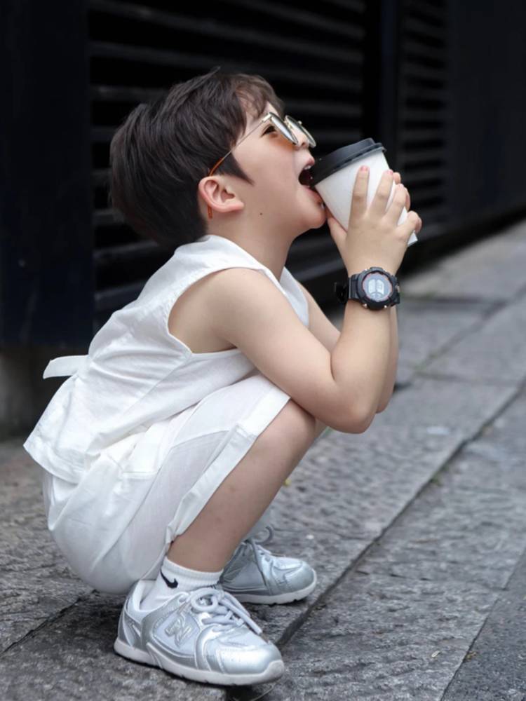Boys suit, handsome summer, children's sleeveless vest shorts, two -piece set of summer small boys fried street clothes