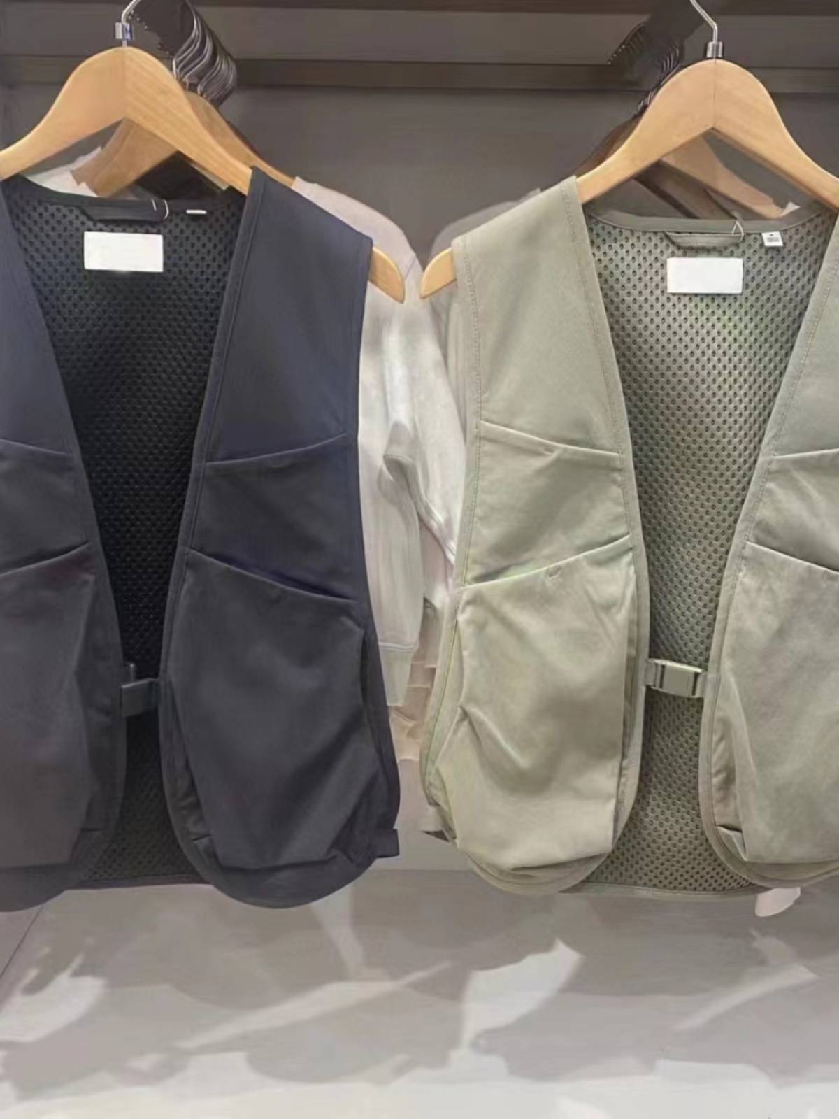 U Family 2024 Spring/Summer American retro men's/women's clothing short vest vest 467164 467164