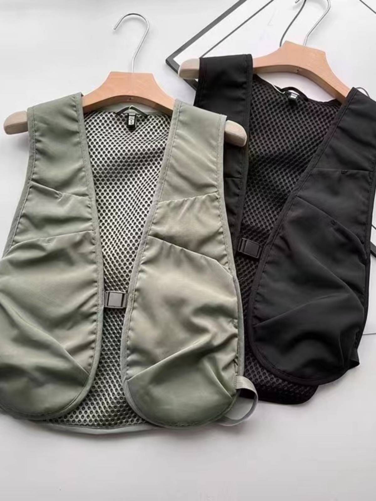 U Family 2024 Spring/Summer American retro men's/women's clothing short vest vest 467164 467164