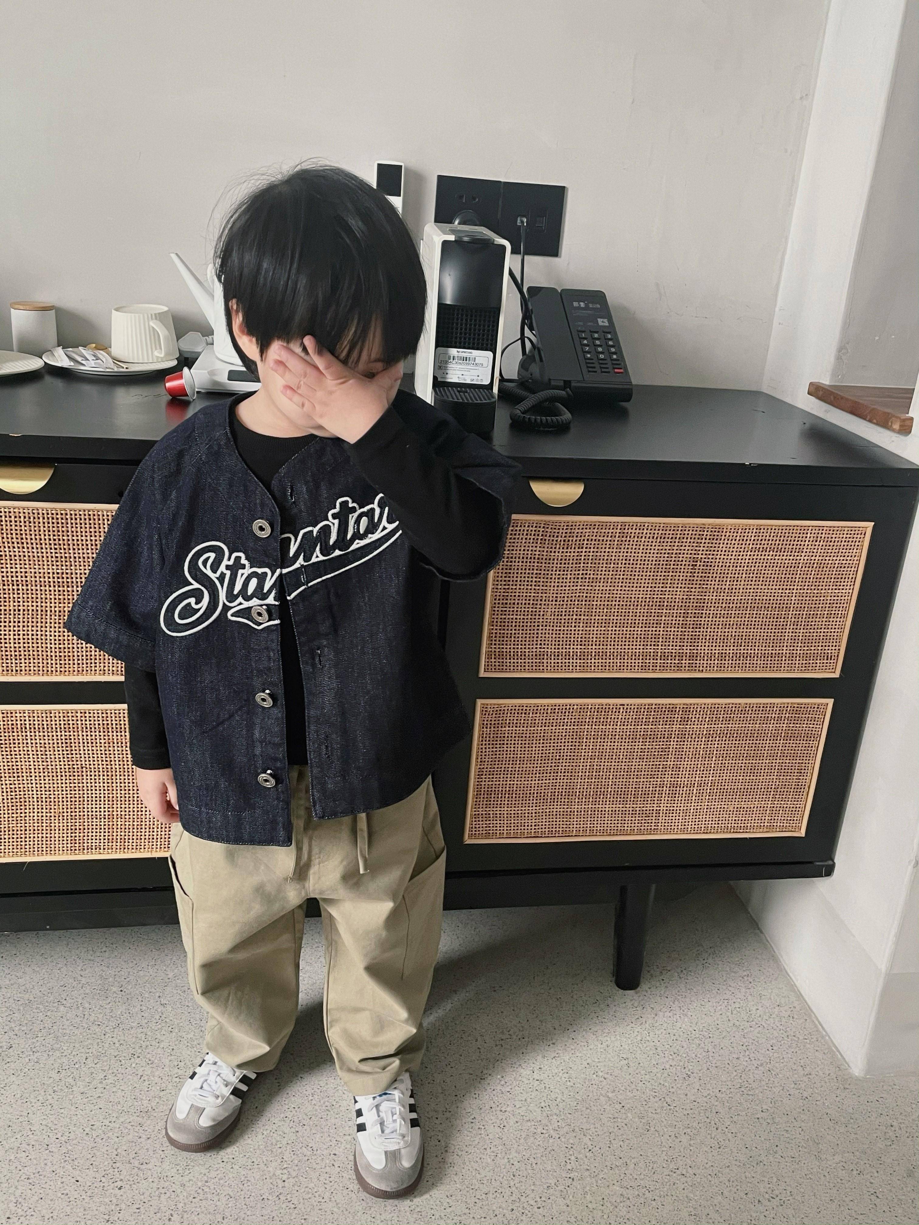 Children's clothing boy vest spring and autumn retro denim vest jacket 2024 new children's treasure wearing horses clip top