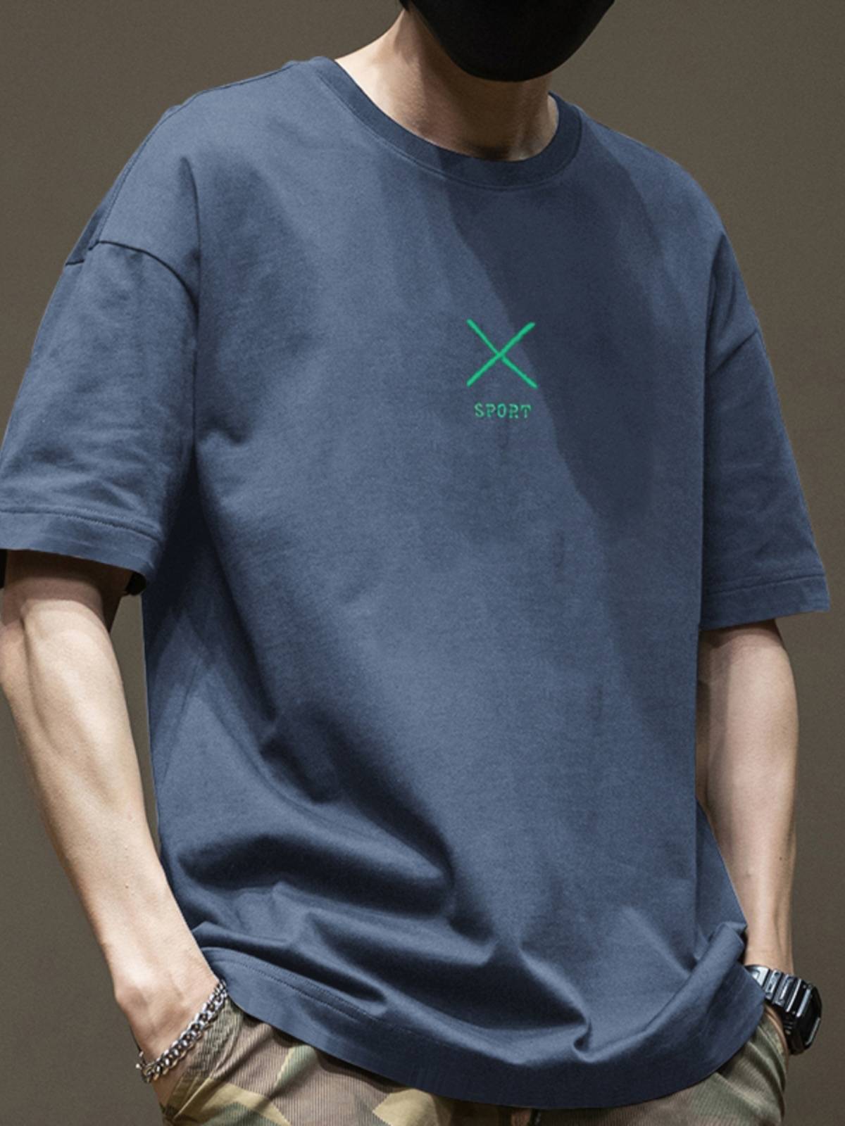 Madden's T-shirt, a new, loose, American half-sleeve in summer 2024