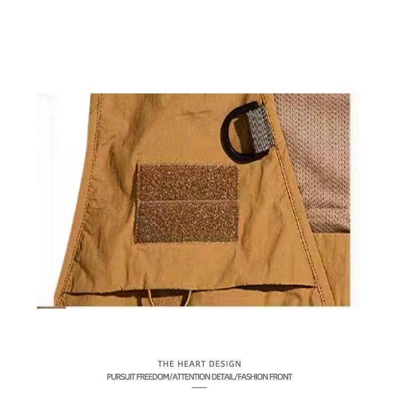 Hong Kong's direct mail products are covered in bags to remove men's clothes from their work clothes