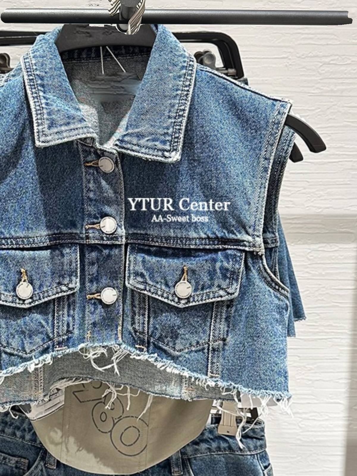 UR UX 2024 Spring and Summer Season Tide Cool Sister Street Washed Water Shirt Blue Short denim sleeveless shirt female