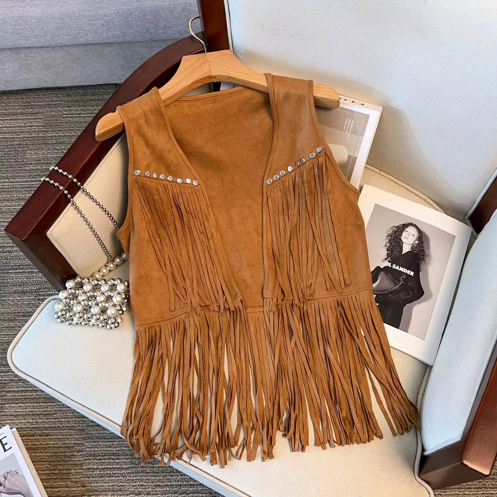 Xinjiang Tibet Tourism Retro Western Cowboy Desert Gobi Gobi Taking Brown suede Fllow Supost