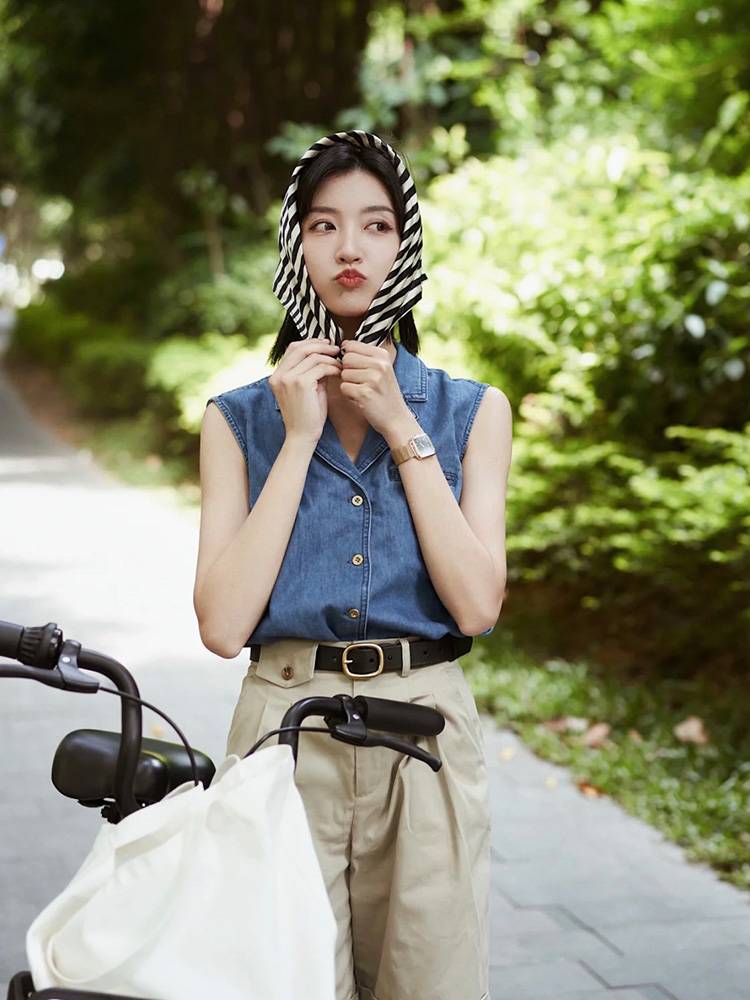 Retro and fashionable versatile denim vest shirts women's niche niche loose casual sleeveless outer jacket summer