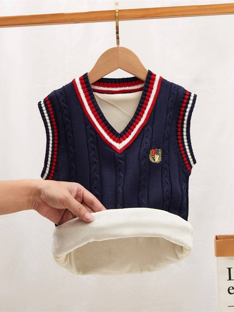 The new spring and autumn sleeveless children's V -neck sweater vest children's clothing knitted cotton woolen shirt jacket vest