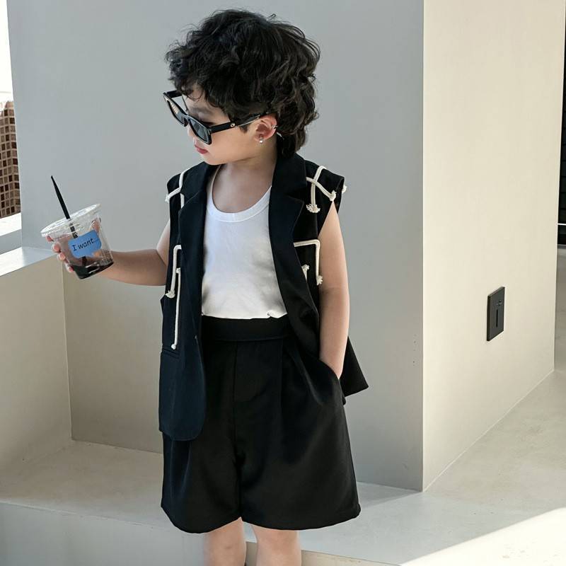 Boys' small suit vest set summer boy Korean version of the handsome casual black dress show showing the tide
