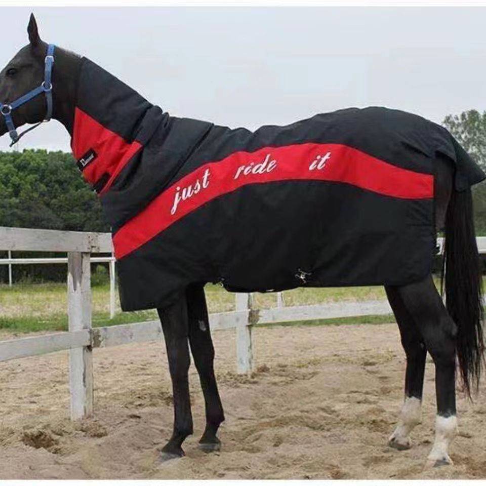 In winter, cotton windproof horses, Malaysia and Cold -proof horses, wraps with a fence, head, cold and cold -resistant horses