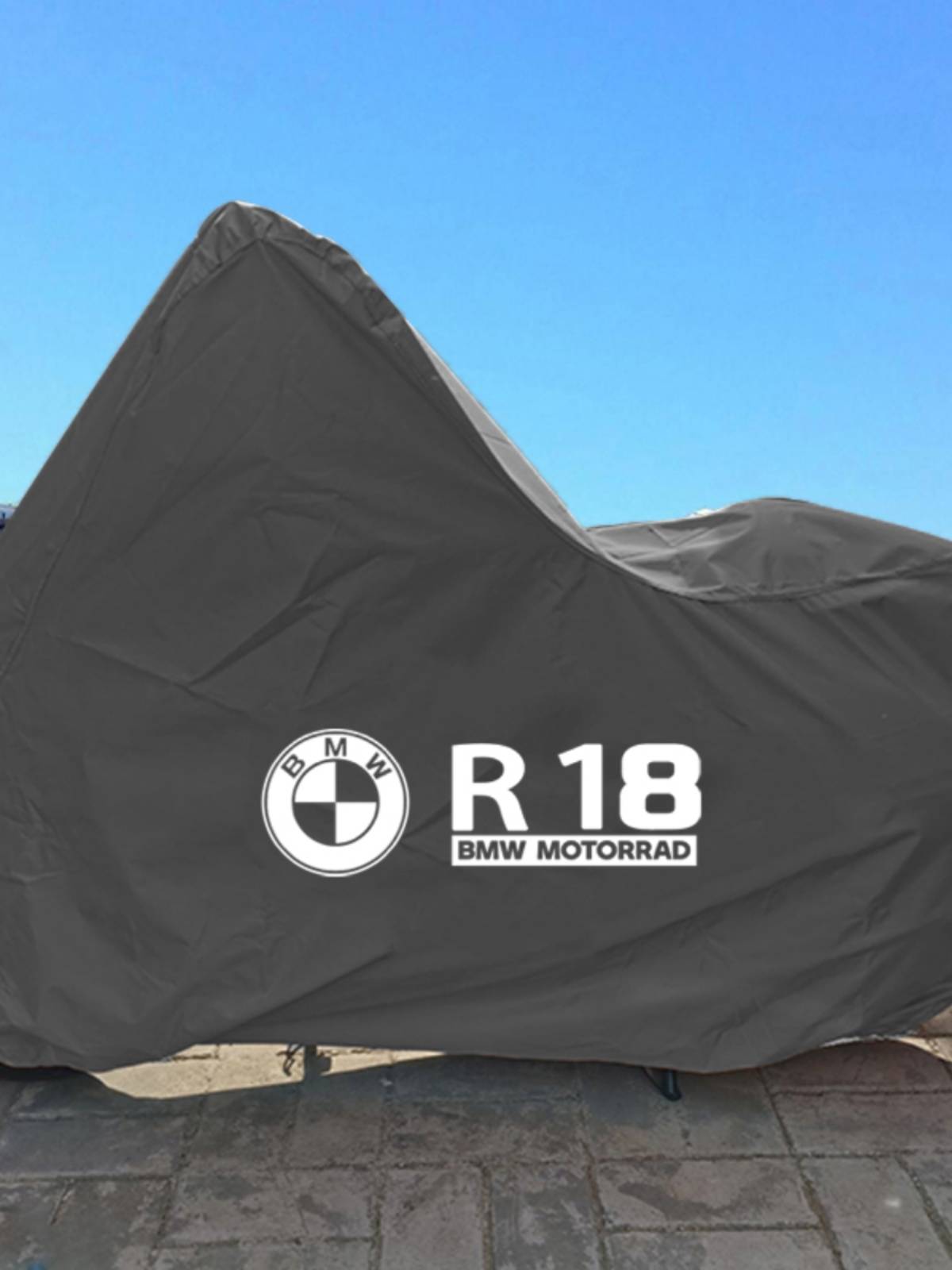 BMW R18, DREAM MAKER, BOXER, PASSER-BY, RANGER MOTORBIKE, SUNSCREEN