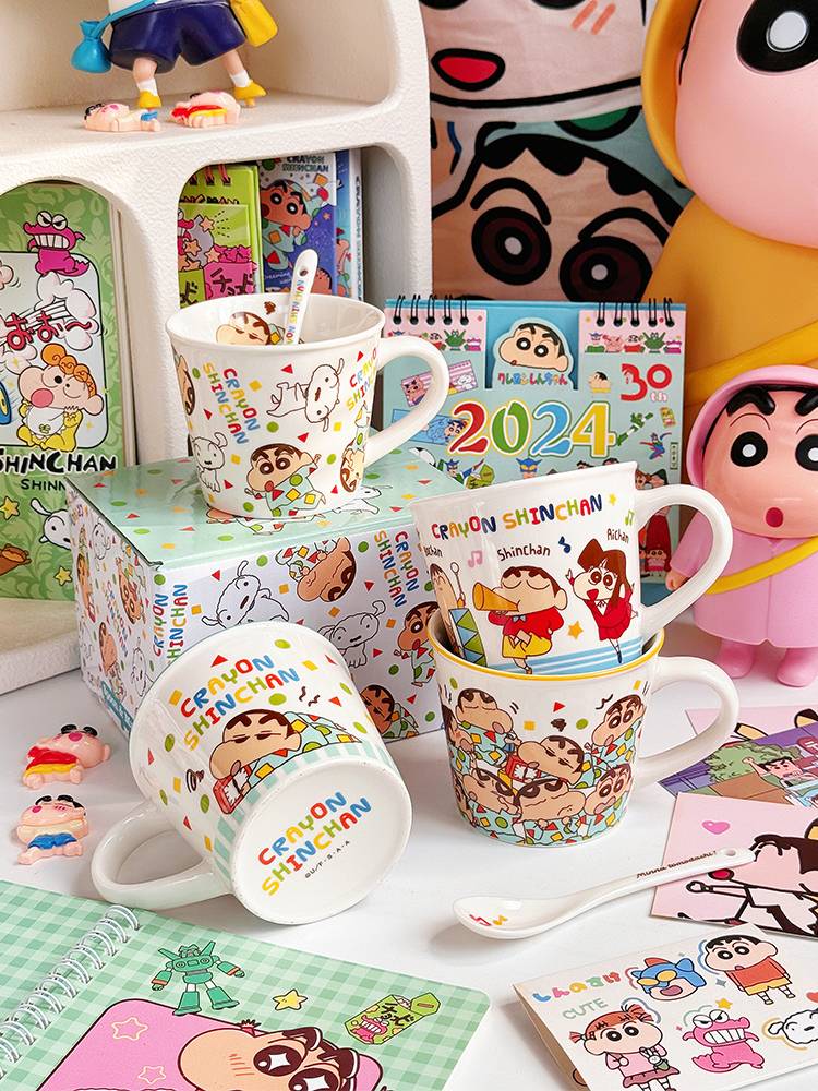 A little crayon, a new ceramic Mark with a spoonful of cartoons