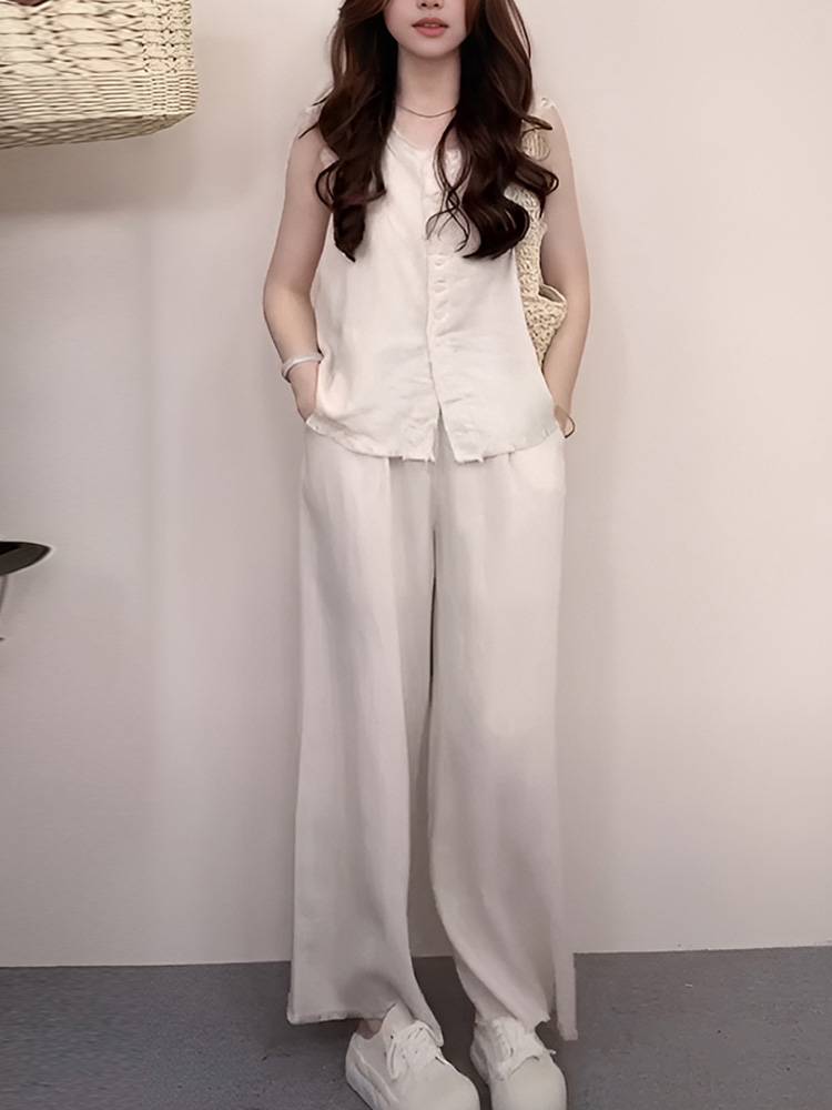 Korean hair-cracking vest-less vests + two pairs of thongs with high waist and broad legs