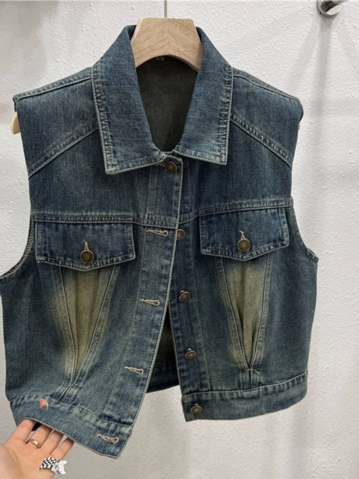 Sleeveless denim vest 2024 spring and autumn new contrasting short jackets small, shoulders, old American tops